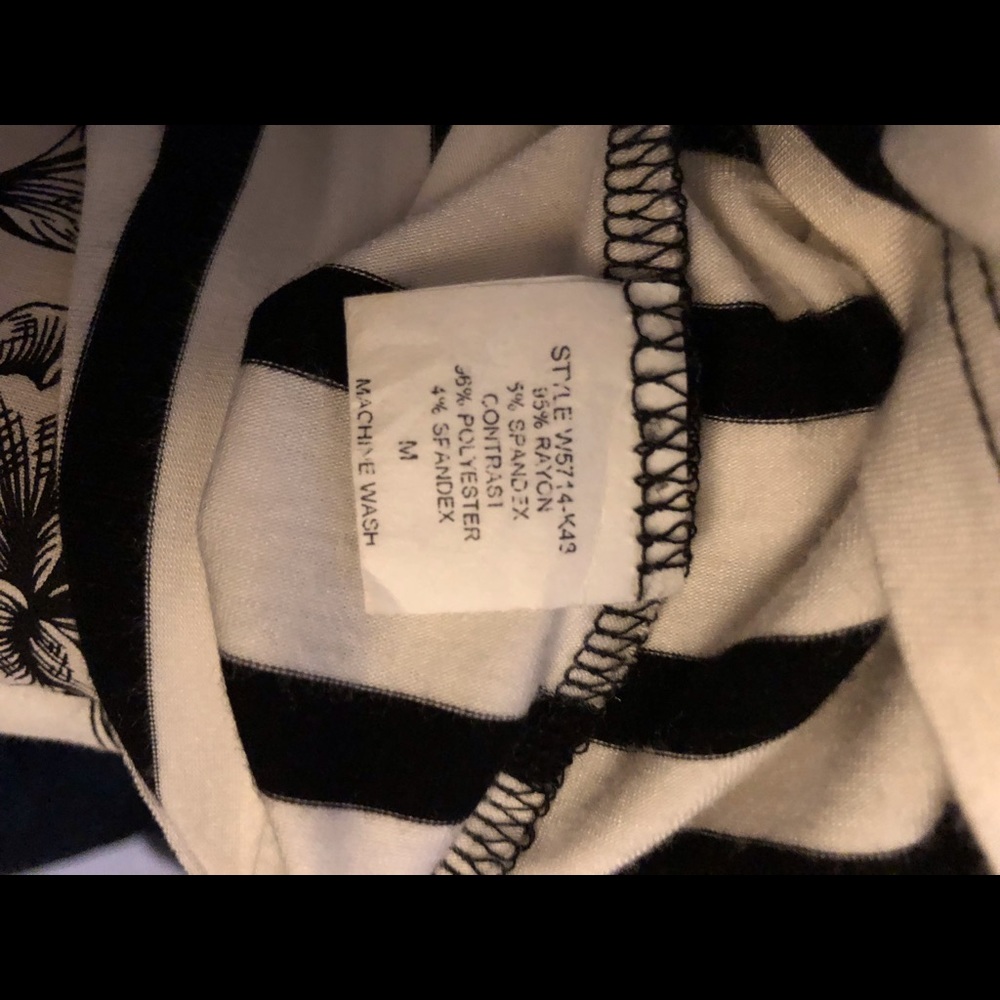 Loveappella (Stitch Fix) B&W striped shirt M - Picture 6 of 6